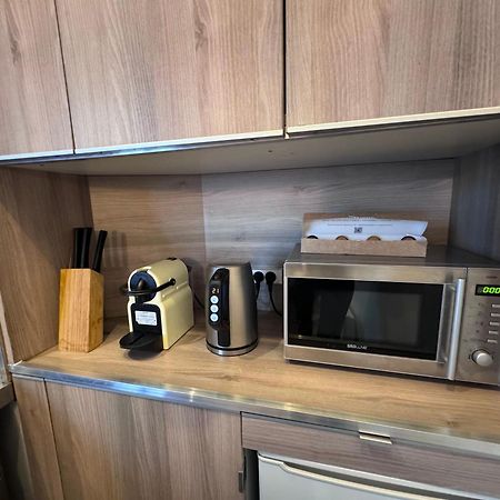 Appartement Typique Parisien Au Coeur Du Marais Buitenkant foto