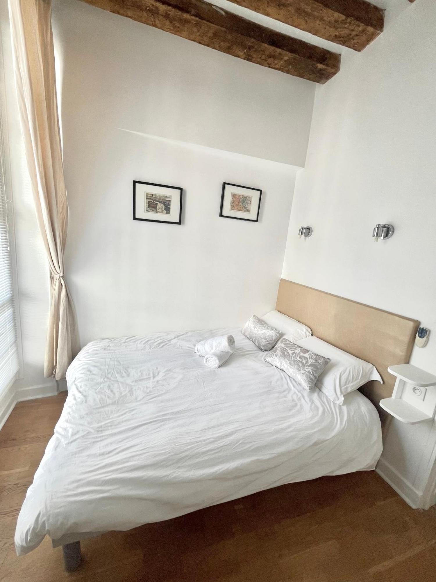Appartement Typique Parisien Au Coeur Du Marais Buitenkant foto
